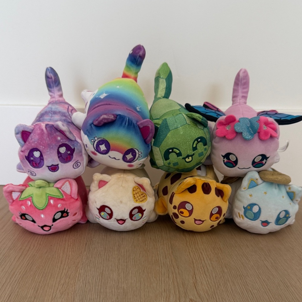 Aphmau MeeMeows Mystery Plush Cat 6” - Set of 8